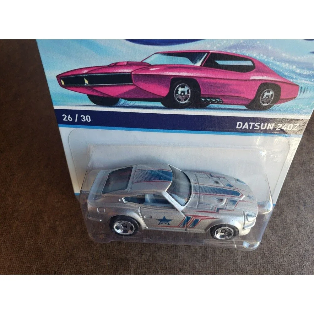 2014 Hot Wheels DATSUN 240Z Spectrafrost Silver COOL CLASSICS 26/30 1:64 RSW MOC